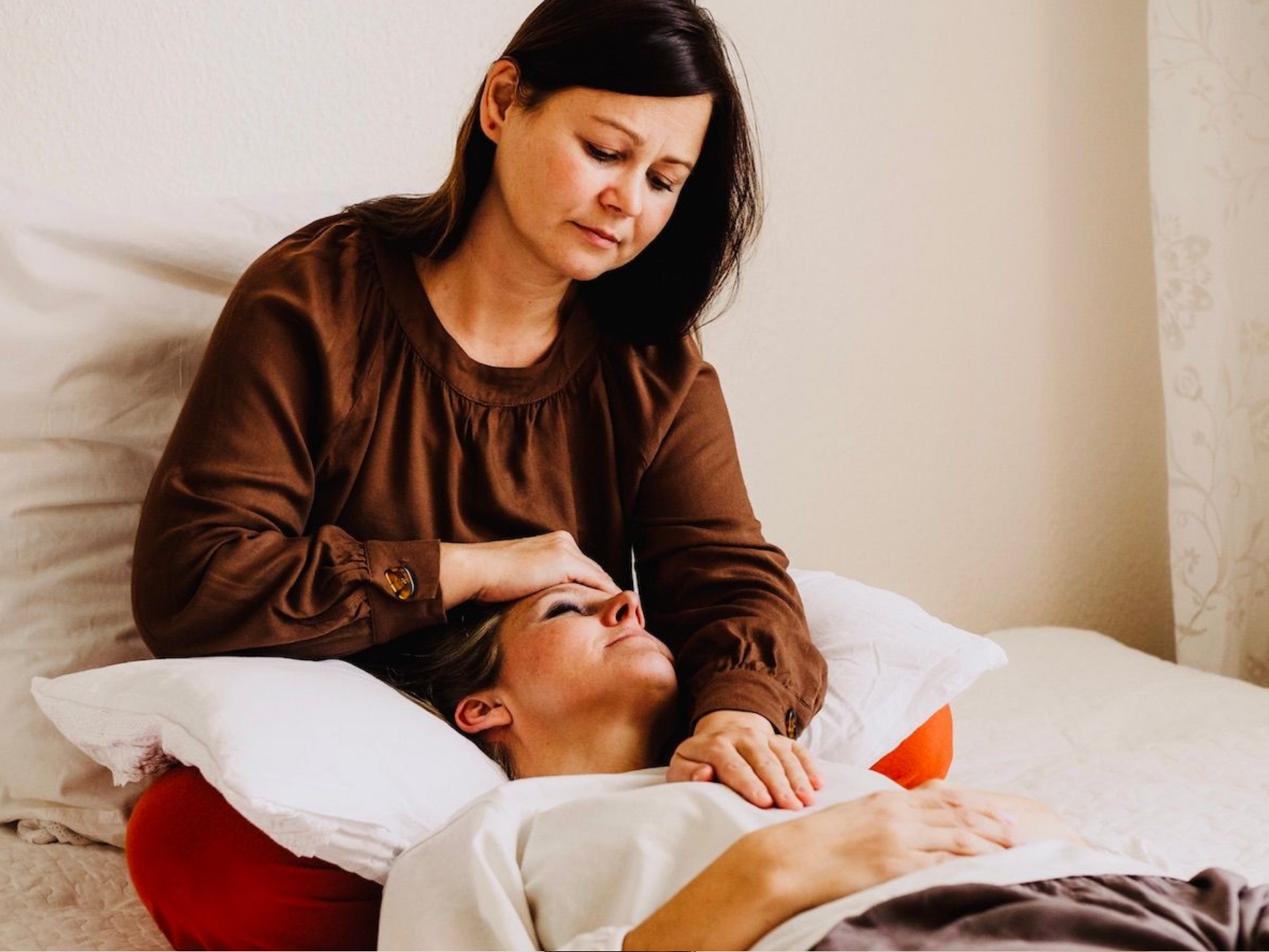 Professionelle Kuscheltherapie-Ausbildung im KuschelRaum – achtsame Berührung lernen