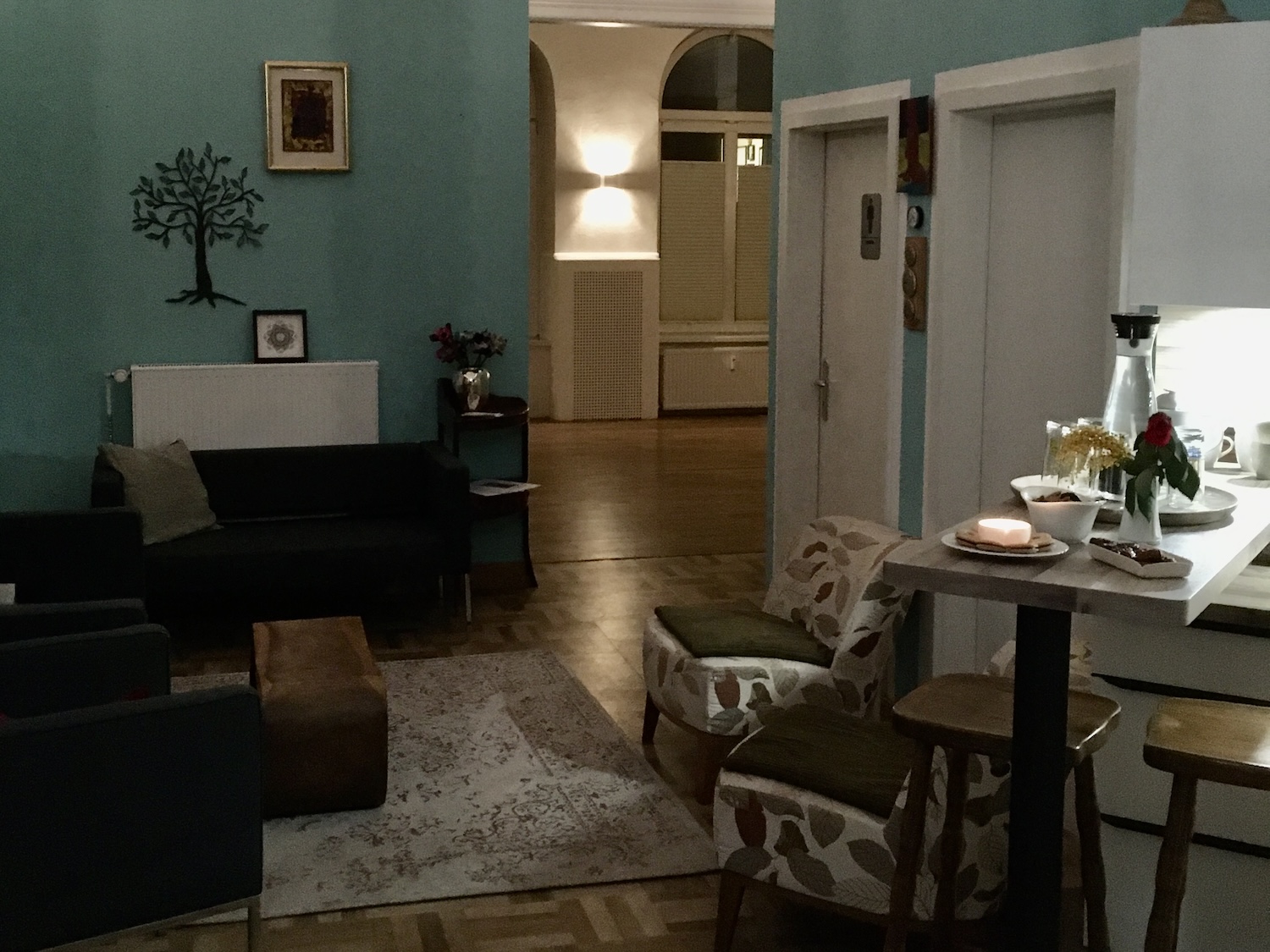 Blick in den KuschelRaum in Schwerin. Erlebe bewusste Berührung mit Gleichgesinnten im KuschelRaum.