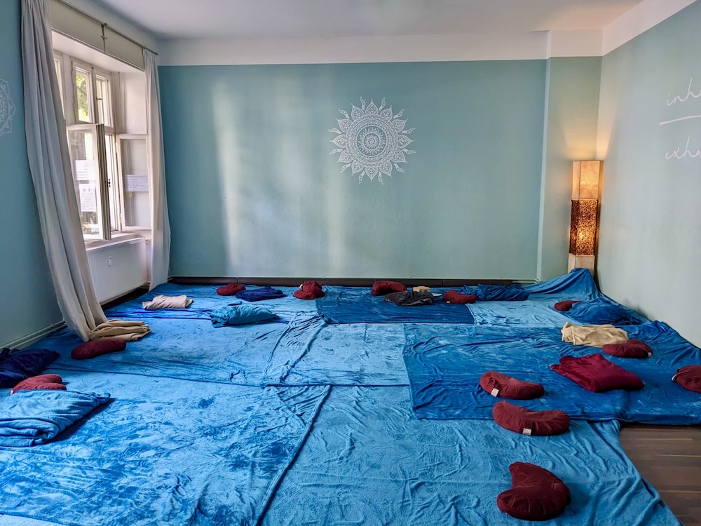 Blick in den KuschelRaum von Martin und Regine. Genieße liebevolle Berührungen in Wohlfühlatmosphäre.