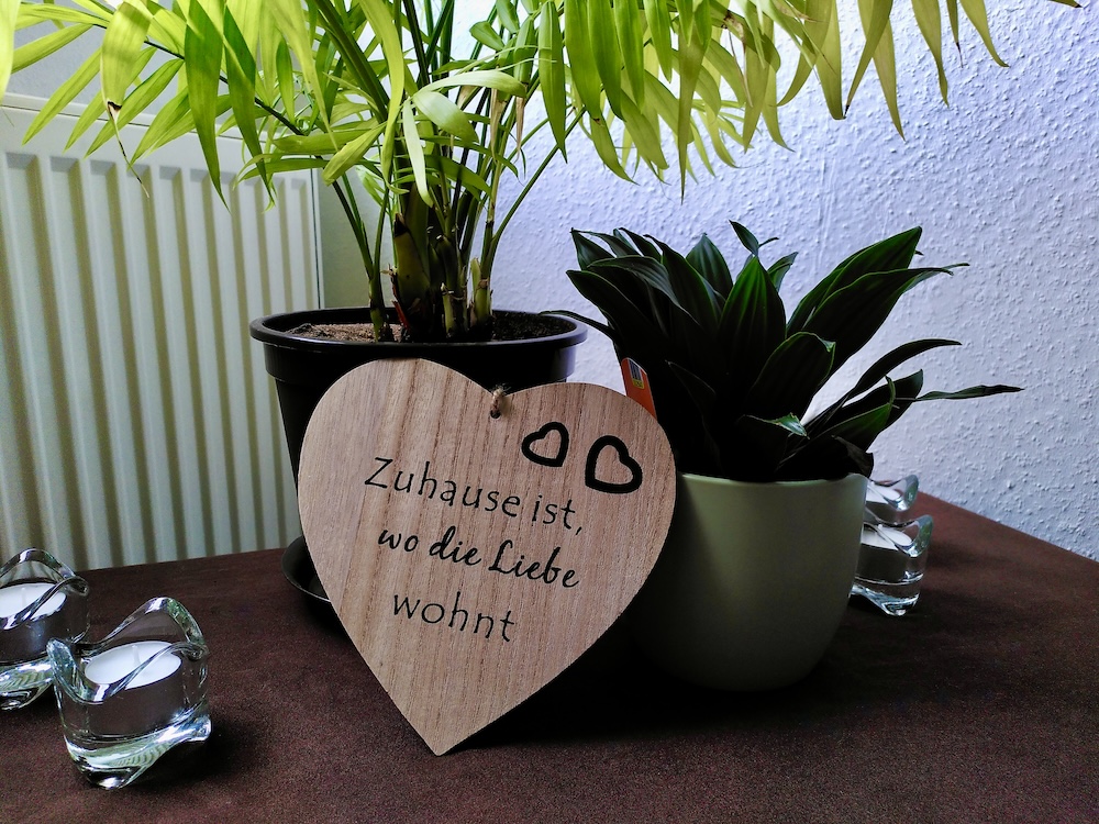 Blick in den KuschelRaum im Sauerland. Kuscheltherapeutin Tine empfängt dich in ihrer Wohlfühloase.