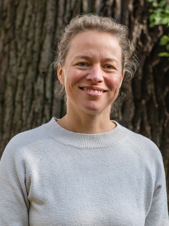 Stephanie Kuscheltherapeutin in Neubrandenburg. Erlebe achtsame berührende Stunden.